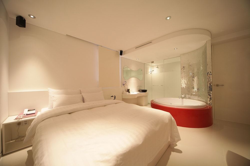 undefined Jongno Hotel Pop Leeds Premier