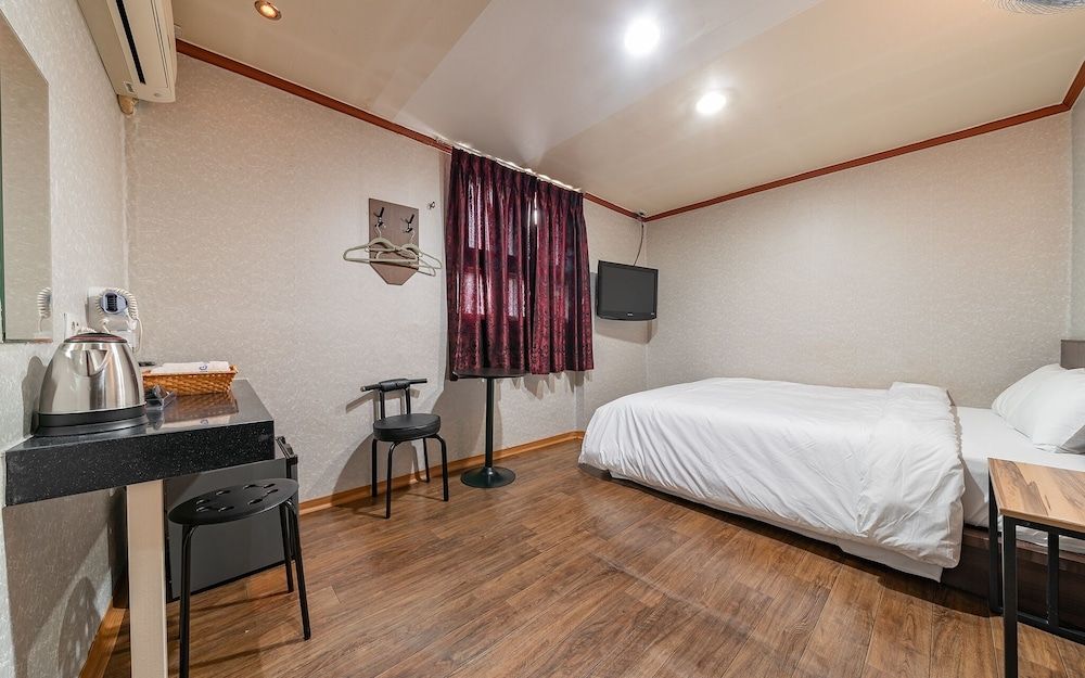 undefined Itaewon Seongji 8