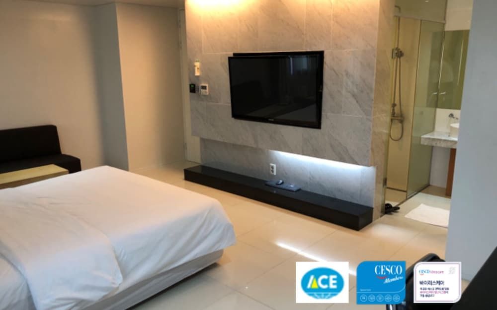 Seocho Amusement Hotel Nambu Terminal Room (Deluxe (Free use of Netflix Disney+ T)