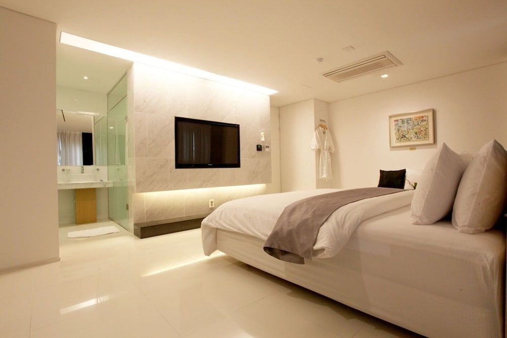 Seocho Amusement Hotel Nambu Terminal Room (Deluxe (Free use of Netflix Disney+ T) 9