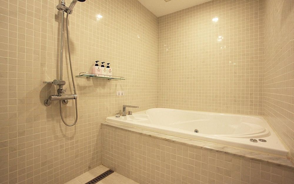 Seocho Amusement Hotel Nambu Terminal Room (Deluxe (Free use of Netflix Disney+ T) 24