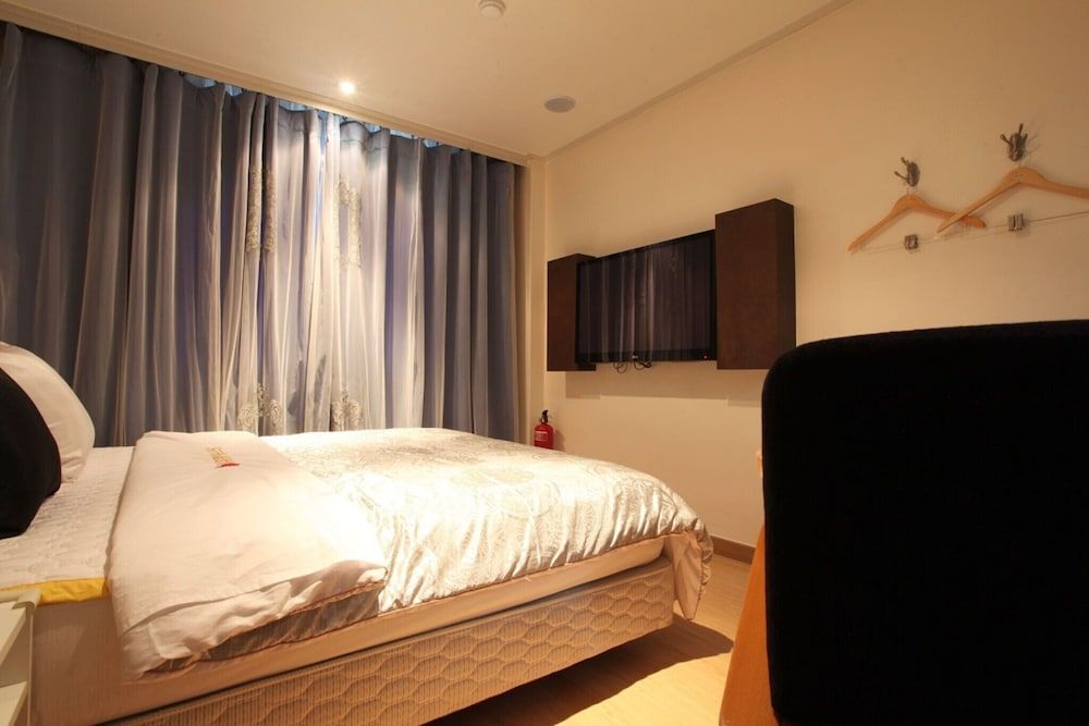 undefined Seocho Amusement Hotel Nambu Terminal 10