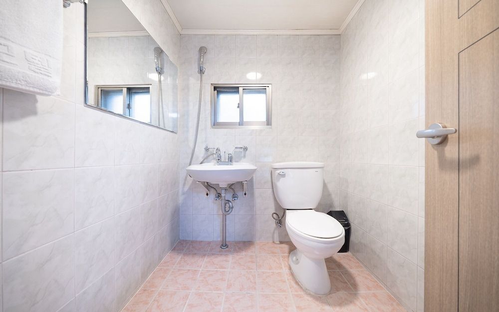 undefined Jangchung JC INN 7