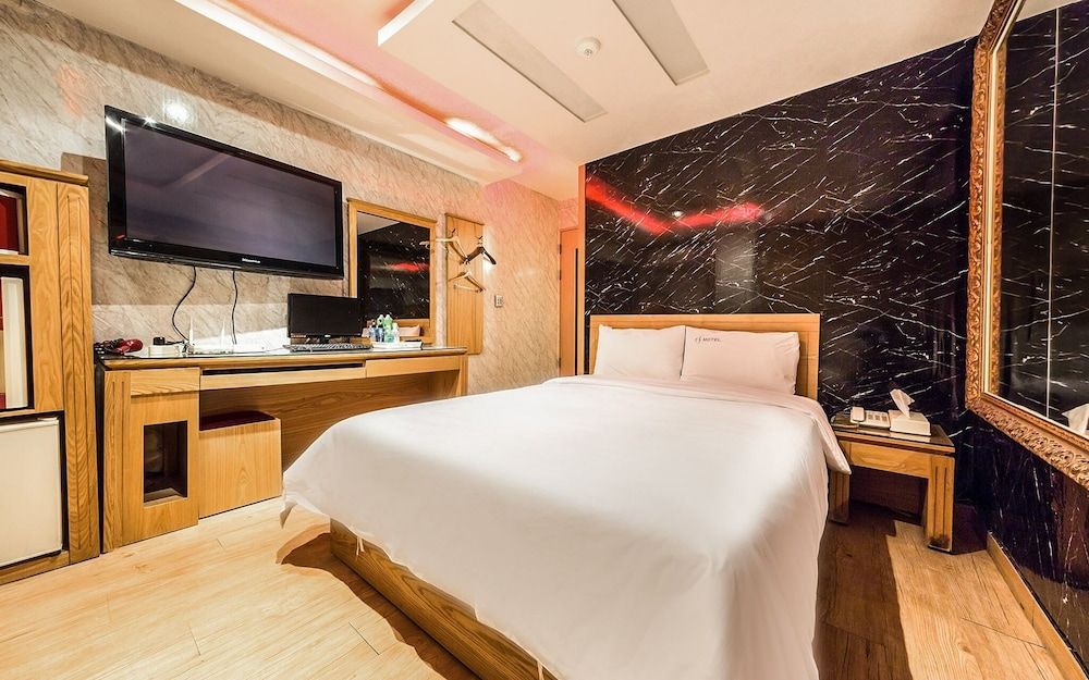 undefined Chungmuro CF 7