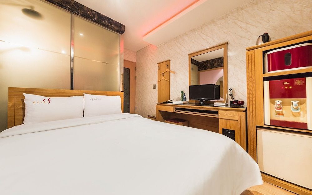 Chungmuro CF Room (Standard) 8