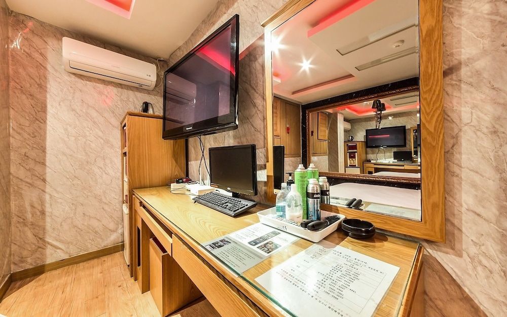 undefined Chungmuro CF 9