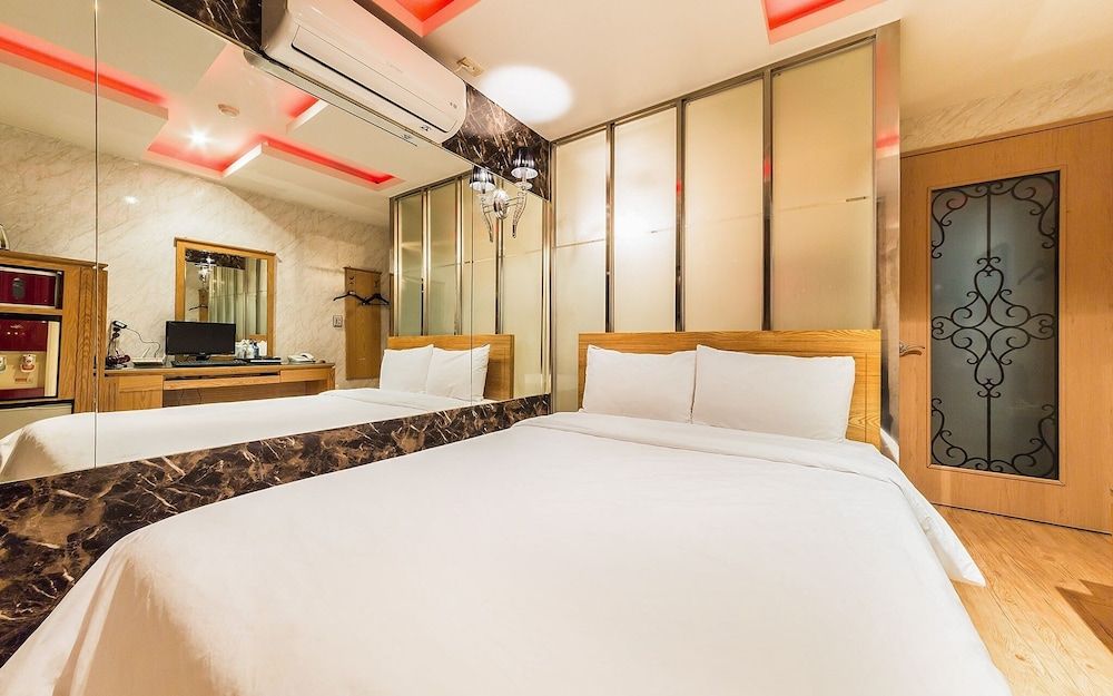 Chungmuro CF Room (Standard) 4