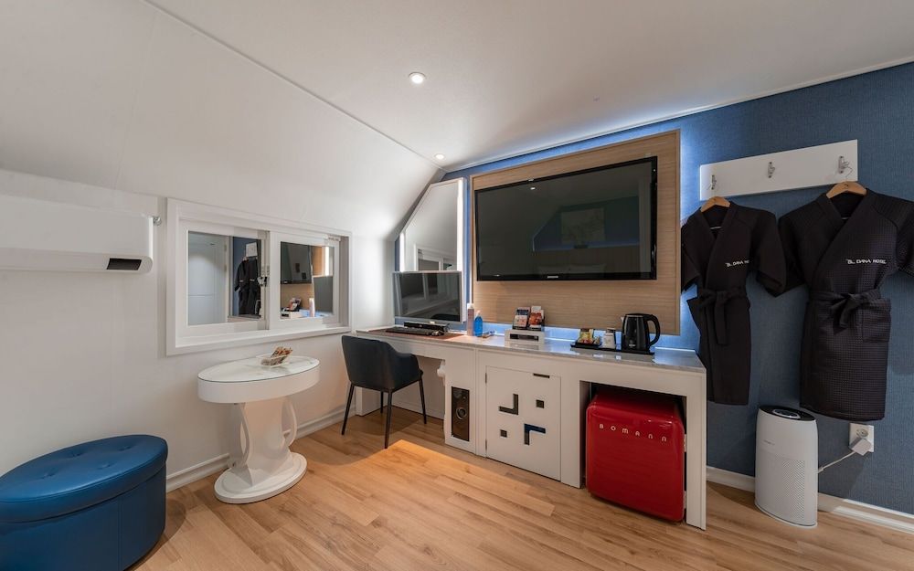 undefined Jongno Dana Hotel 9