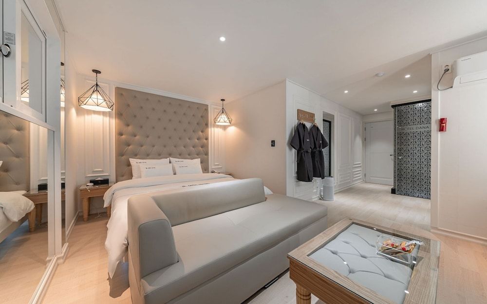 Jongno Dana Hotel Room (Deluxe) 8