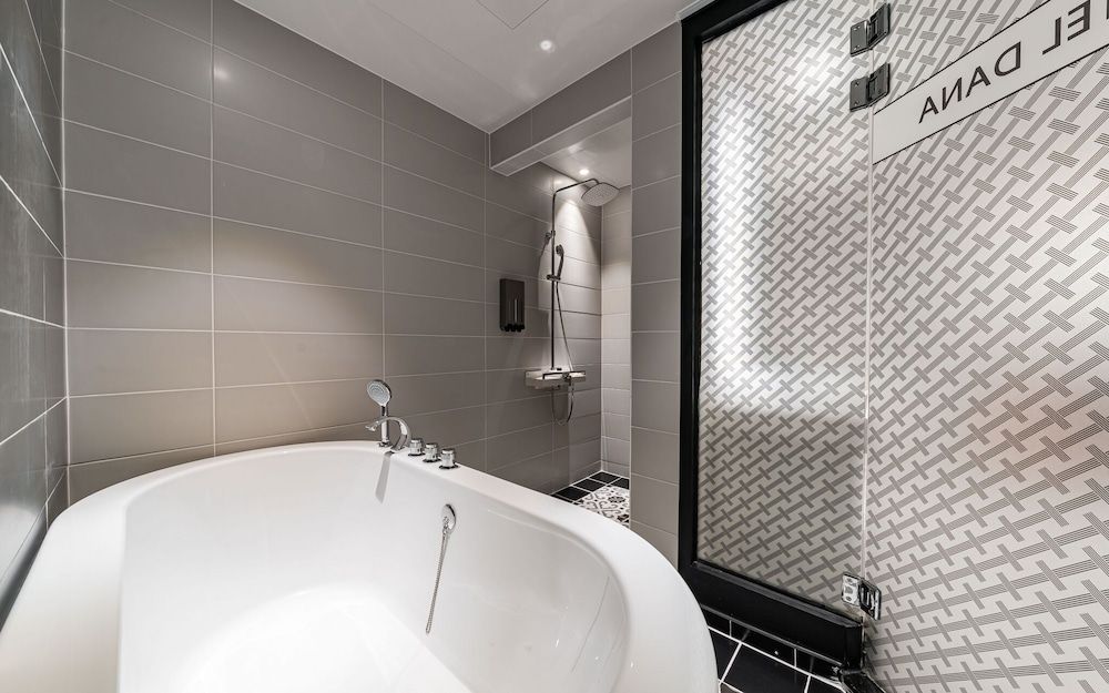 Jongno Dana Hotel Room (Deluxe) 5