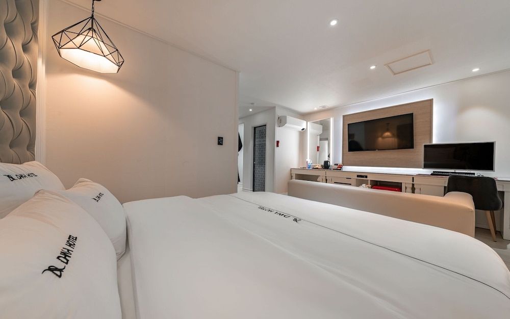 Jongno Dana Hotel Room (Deluxe) 9