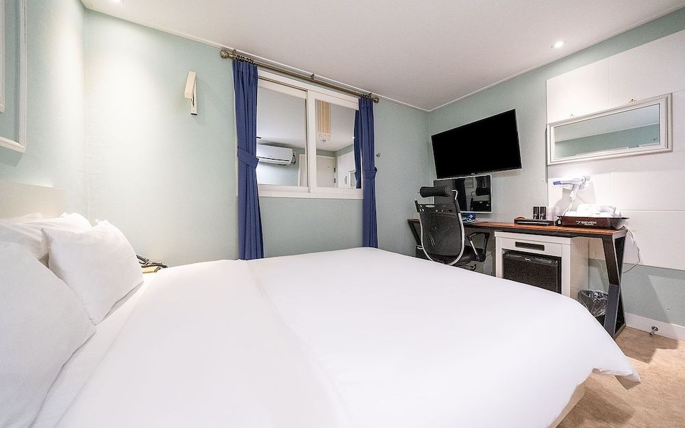 Cheonho Seven Room (1PC Room A - Late Check-out (High Per) 3