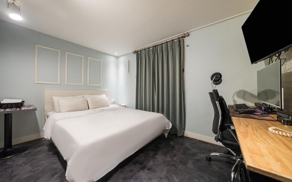 Cheonho Seven Room (1PC Room A - Late Check-out (High Per) 4