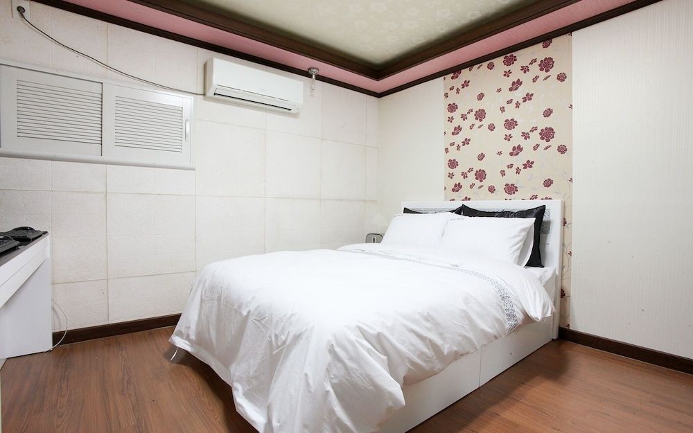 undefined Yeonsinnae Ssoll