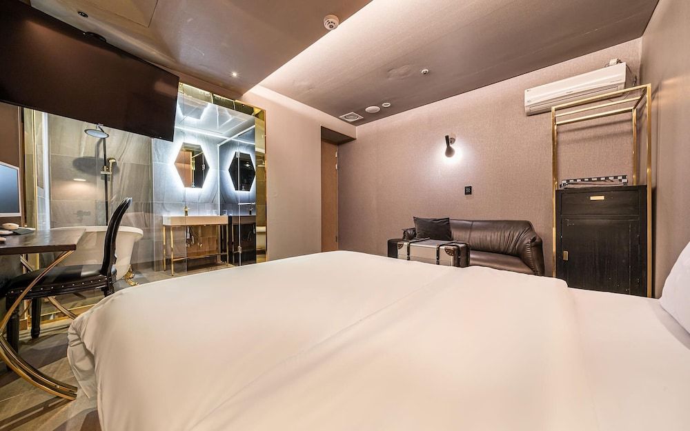 Sadang M Room (Walkie Special - Special Room (No Par) 23