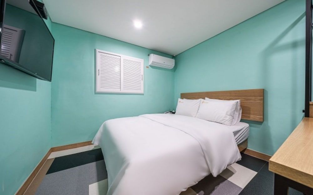 undefined Guui Box Hotel 9