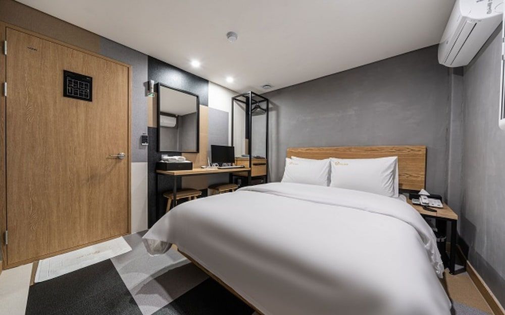 undefined Guui Box Hotel 8