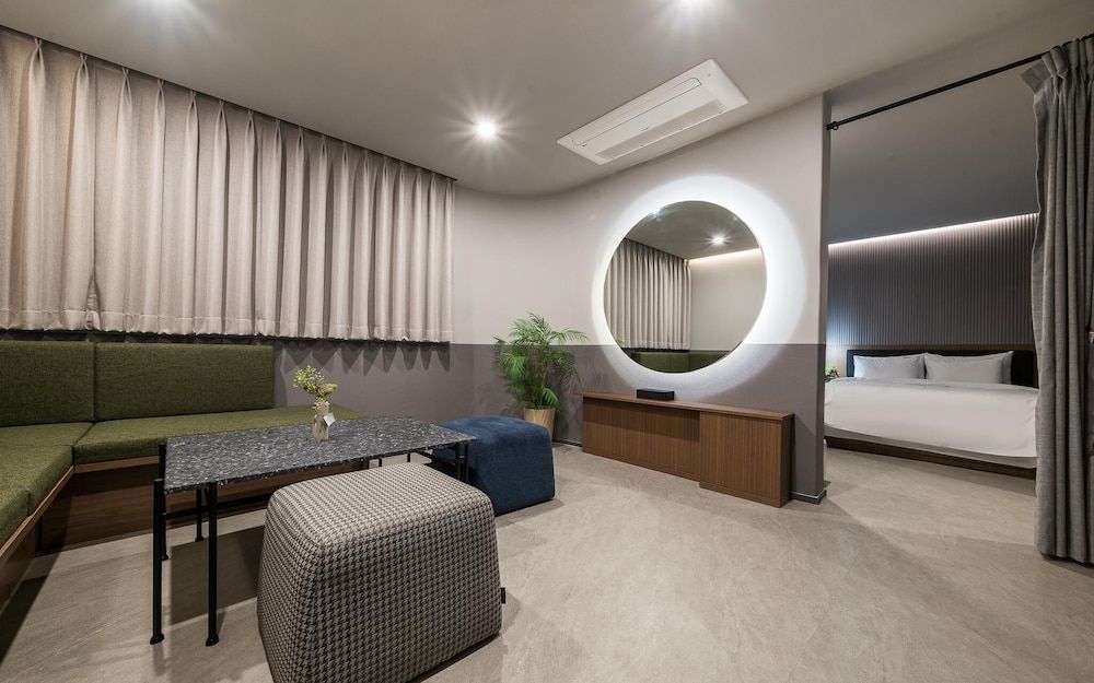 Suyu Le Rev Hotel Room (Suite - Party room Non-smoking (Two b) 10