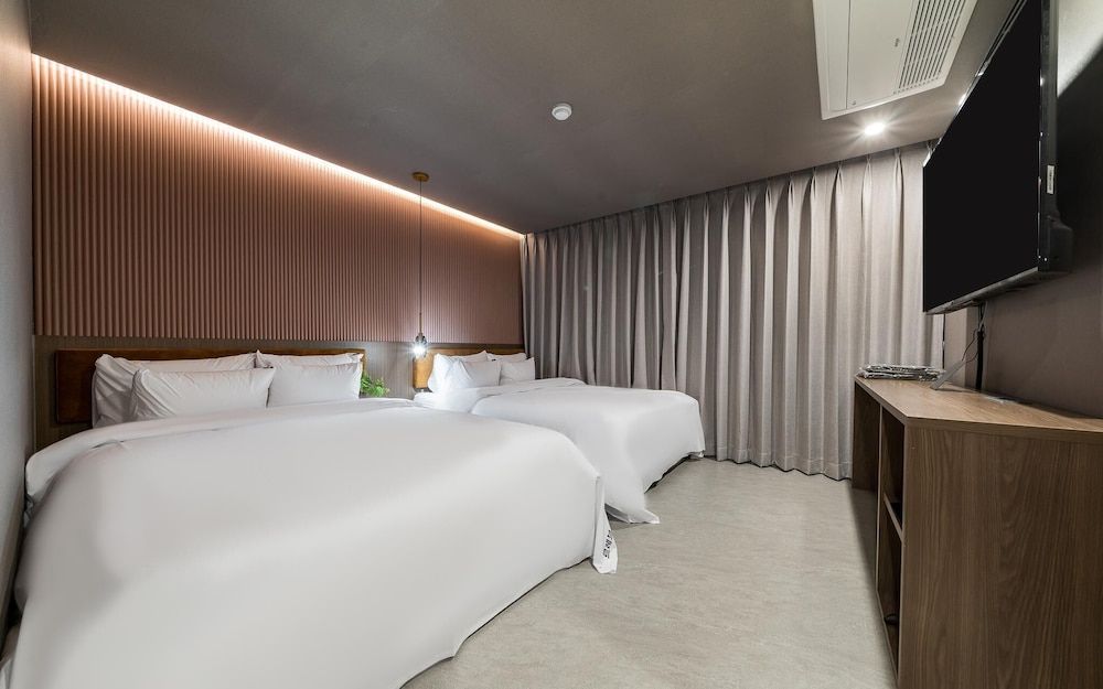 Suyu Le Rev Hotel Room (Suite - Party room Non-smoking (Two b) 4