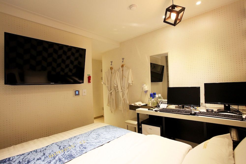 undefined Yeonsinnae D Station 9