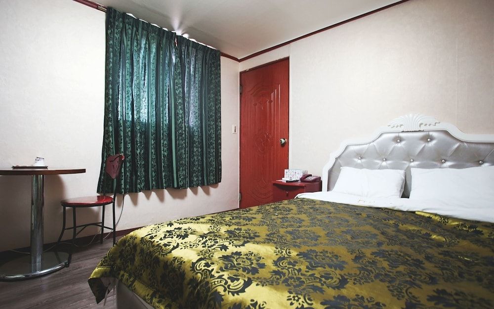 undefined Sangbong Palace 2