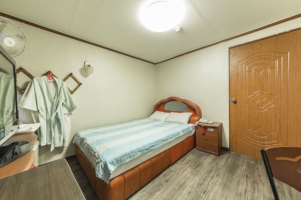 undefined Sangbong Palace 8