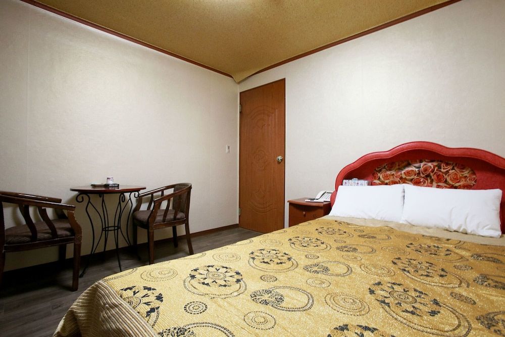 undefined Sangbong Palace 7