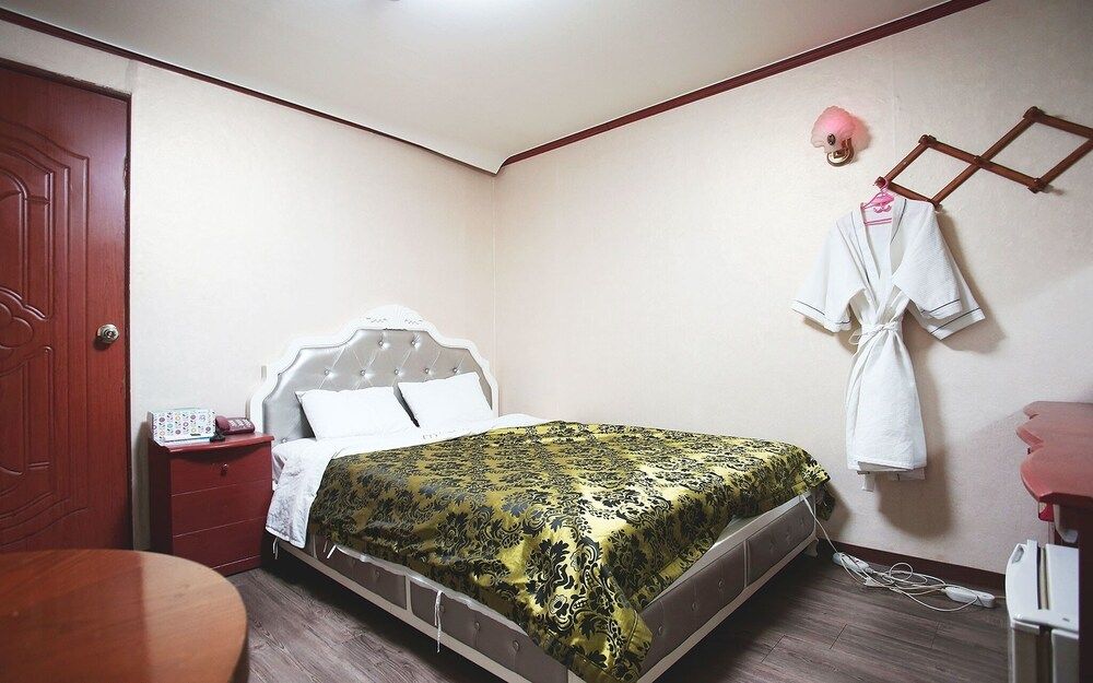 undefined Sangbong Palace 10