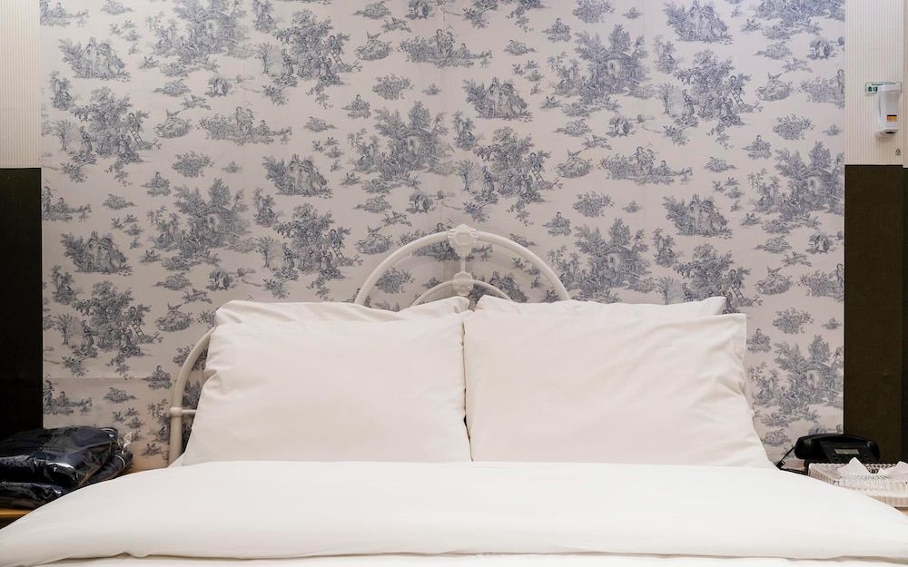 Yeongdeungpo Hotel LE O Room (Deluxe Cinema Non-Smoking Room (75-in)