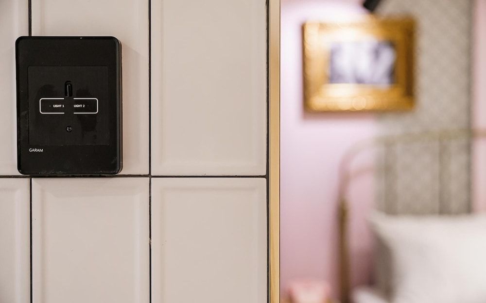 Yeongdeungpo Hotel LE O Room (Deluxe Cinema Non-Smoking Room (75-in) 9