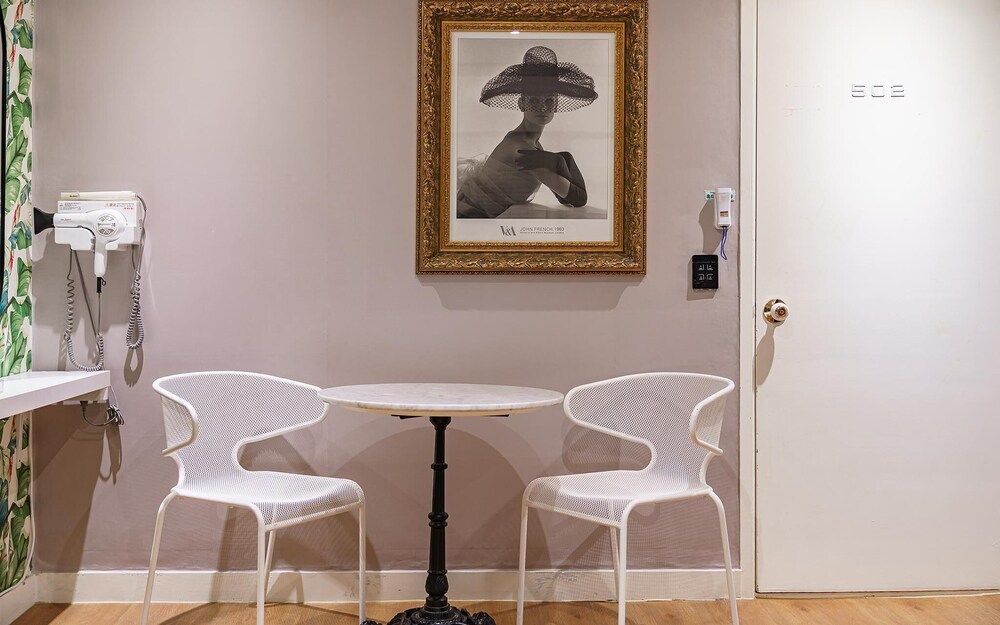 Yeongdeungpo Hotel LE O Room (Deluxe Cinema Non-Smoking Room (75-in) 5