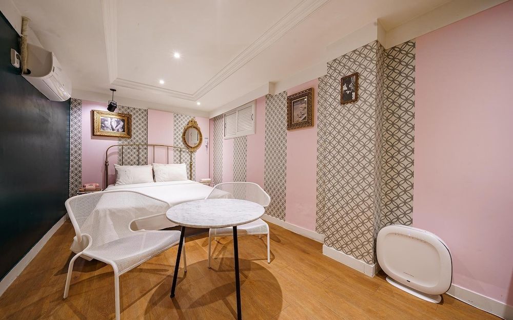 Yeongdeungpo Hotel LE O Room (Deluxe Cinema Non-Smoking Room (75-in) 10