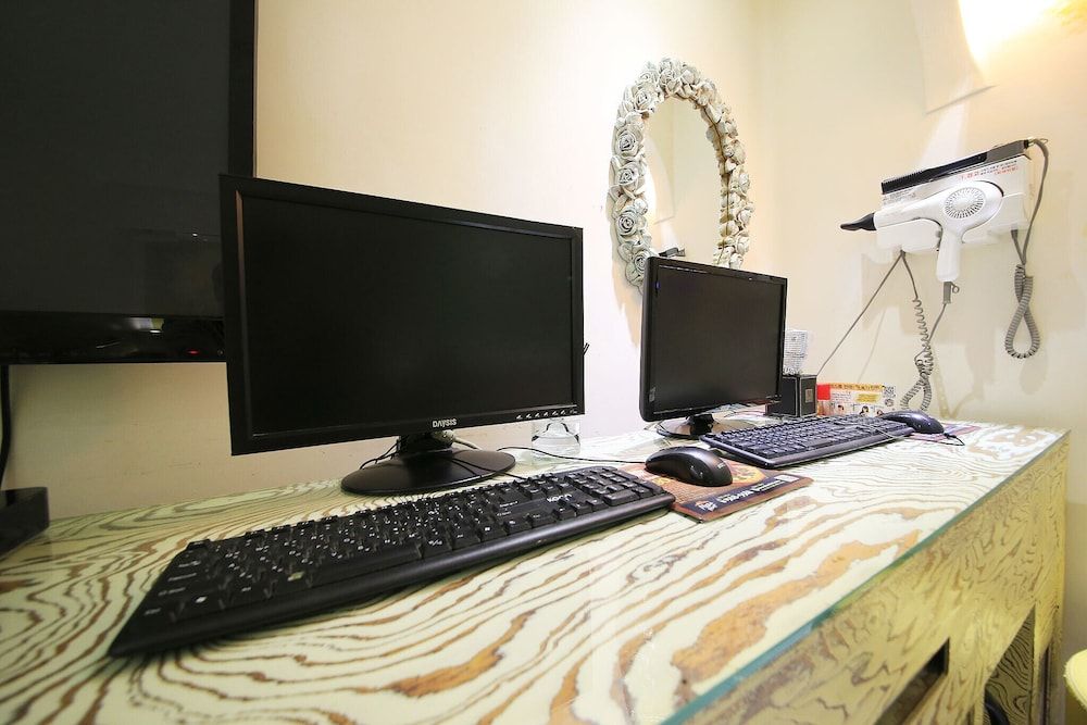 Suyu M Room (2 PCs (Netflix/Wave/Disney/TVing/Bide) 20