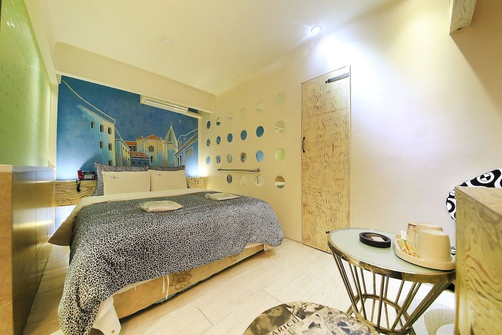 Suyu M Room (2 PCs (Netflix/Wave/Disney/TVing/Bide) 7