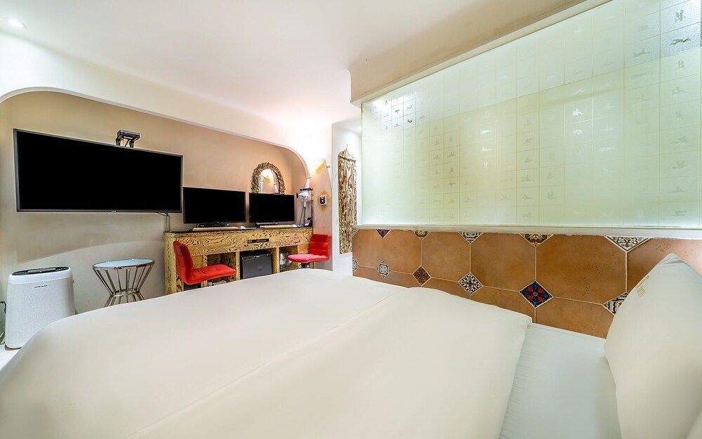 Suyu M Room (2 PCs (Netflix/Wave/Disney/TVing/Bide)