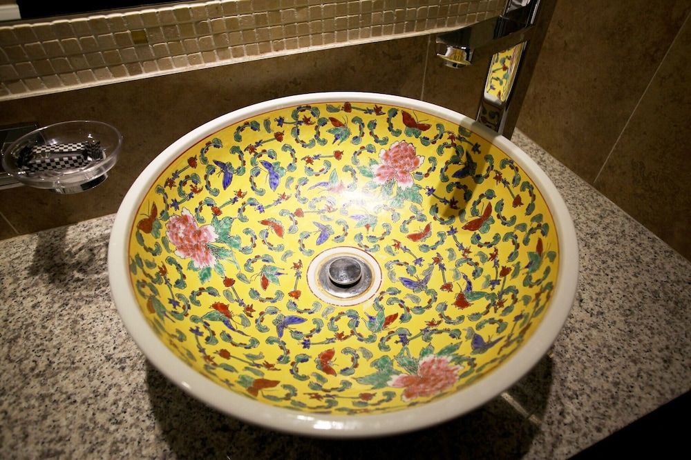 Suyu M Room (2 PCs (Netflix/Wave/Disney/TVing/Bide) 42