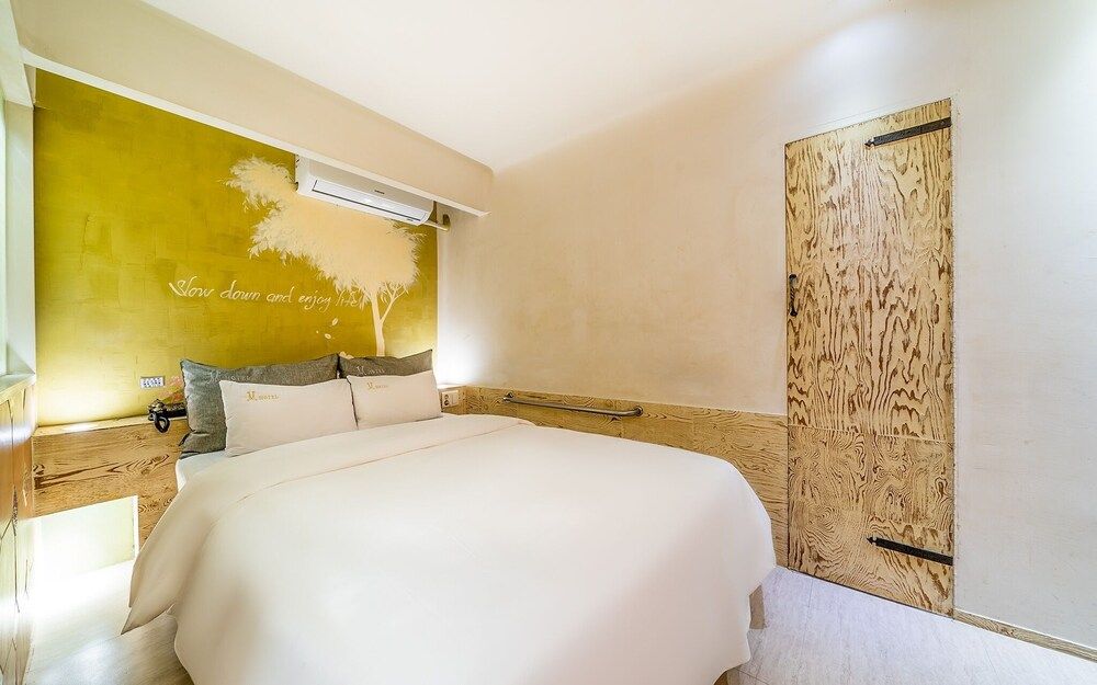 Suyu M Room (2 PCs (Netflix/Wave/Disney/TVing/Bide) 29