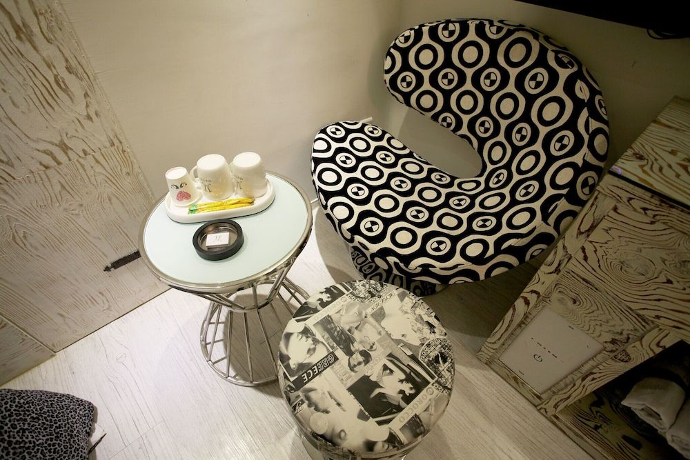 Suyu M Room (2 PCs (Netflix/Wave/Disney/TVing/Bide) 25