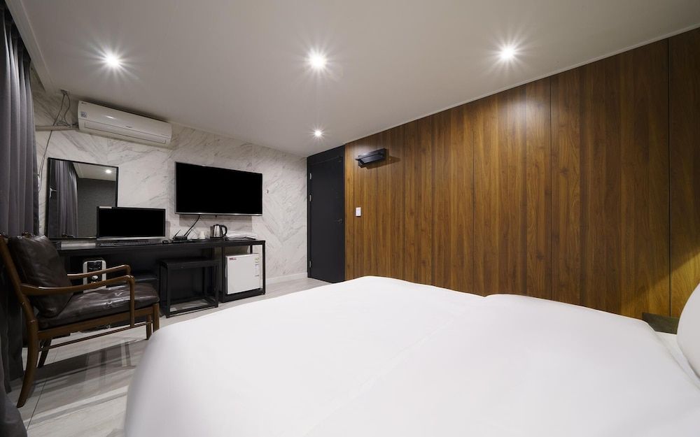 undefined Jamsil Selene 9