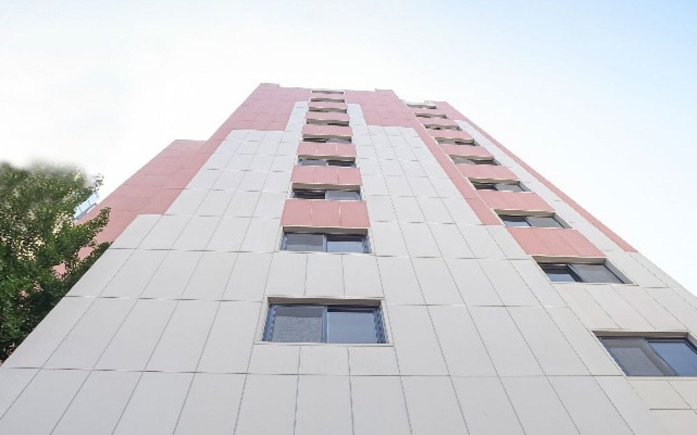 undefined Jongno M and Lucky Hotel 3