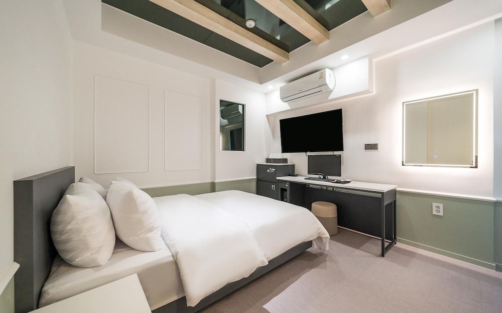 undefined Gangnam Spring Hotel 10