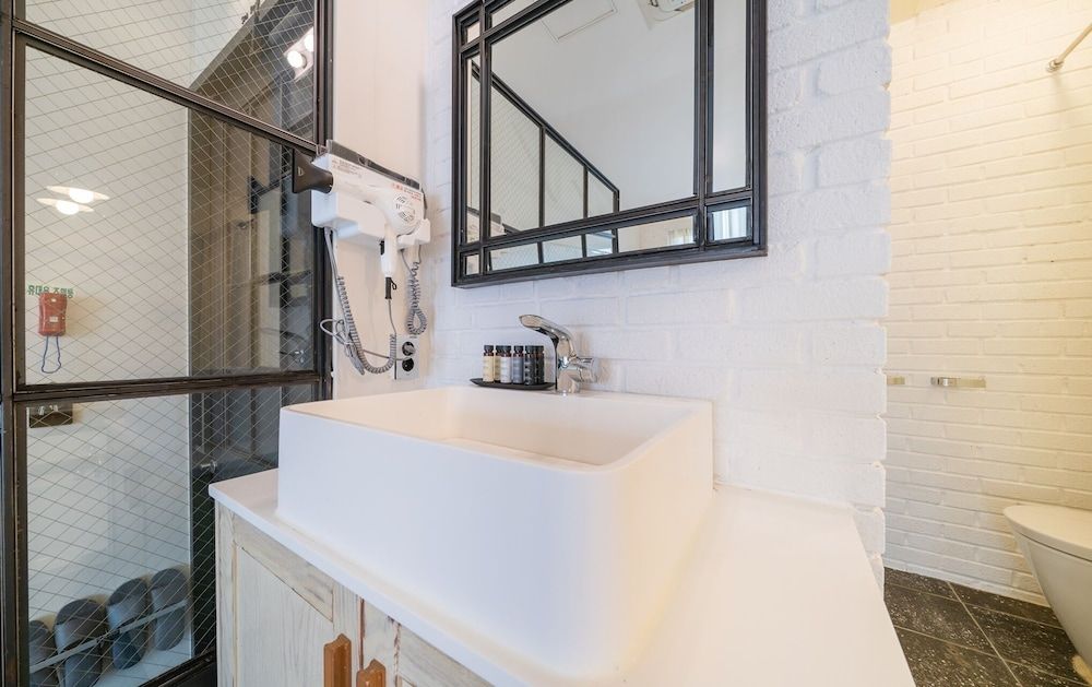 undefined Cheonho Hotel August 10