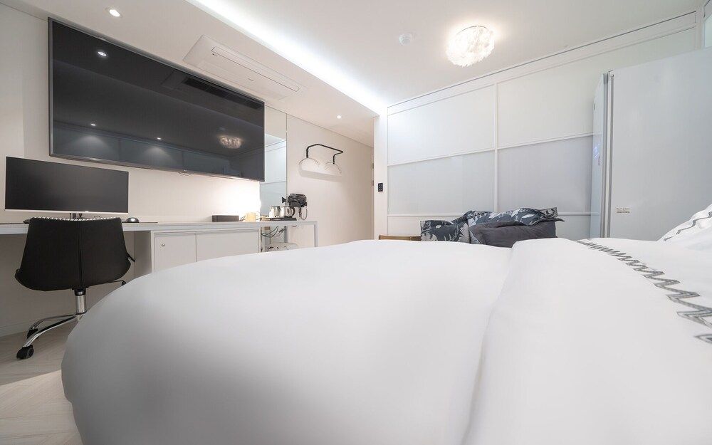 undefined Hwagok Alice Next Door 10