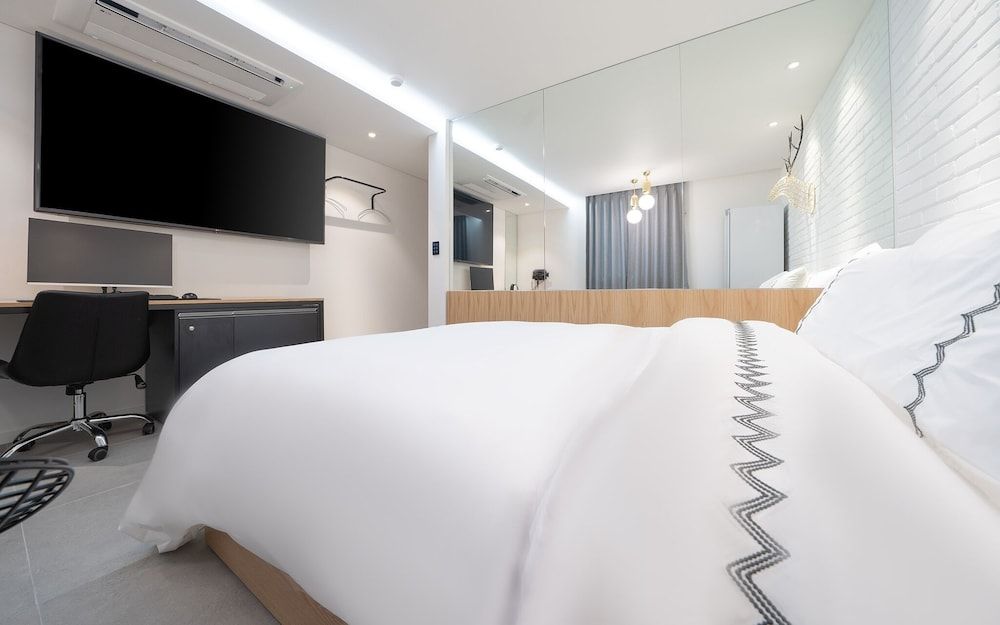 undefined Hwagok Alice Next Door 8