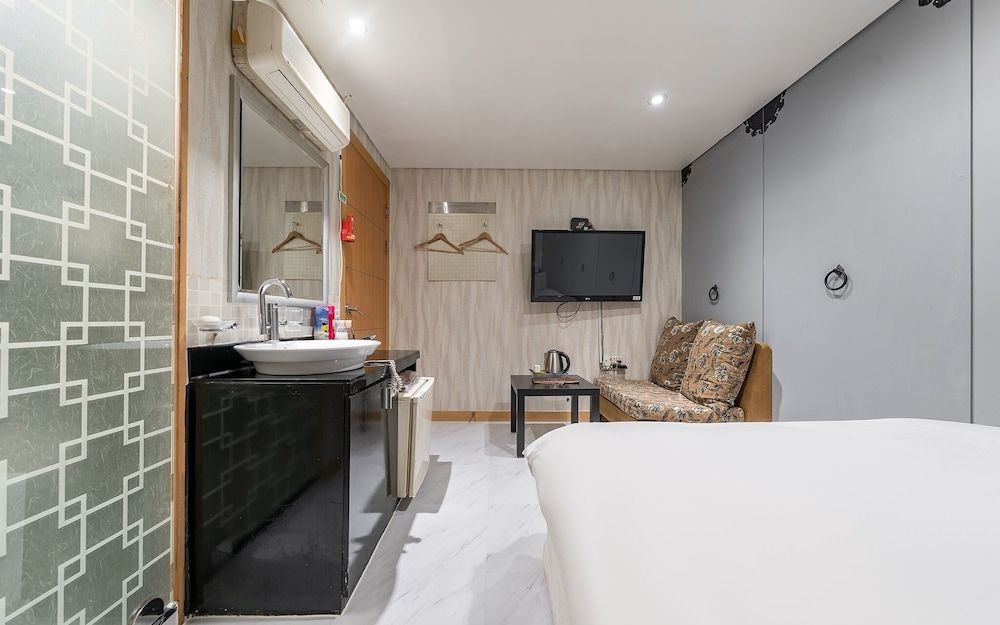 undefined Gildong S Line 8