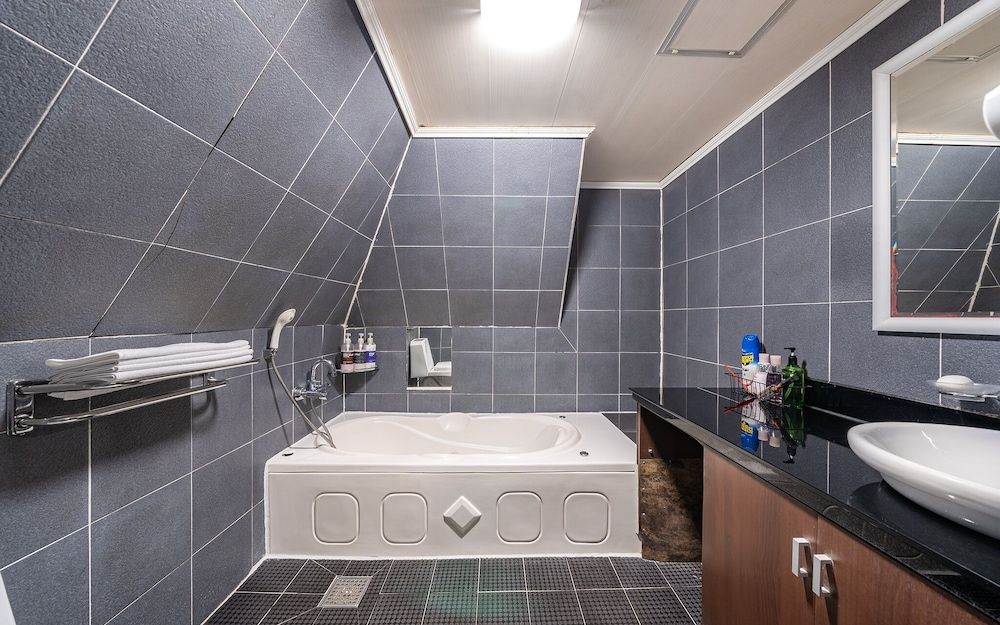 Gildong S Line Room (Deluxe room) 11