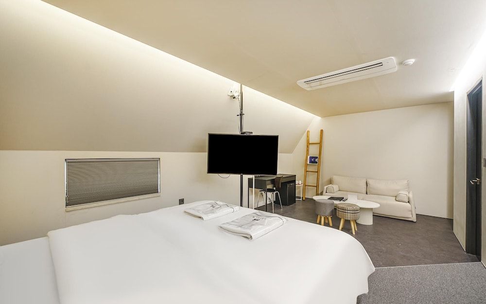 undefined Cheonho Hotel H 8