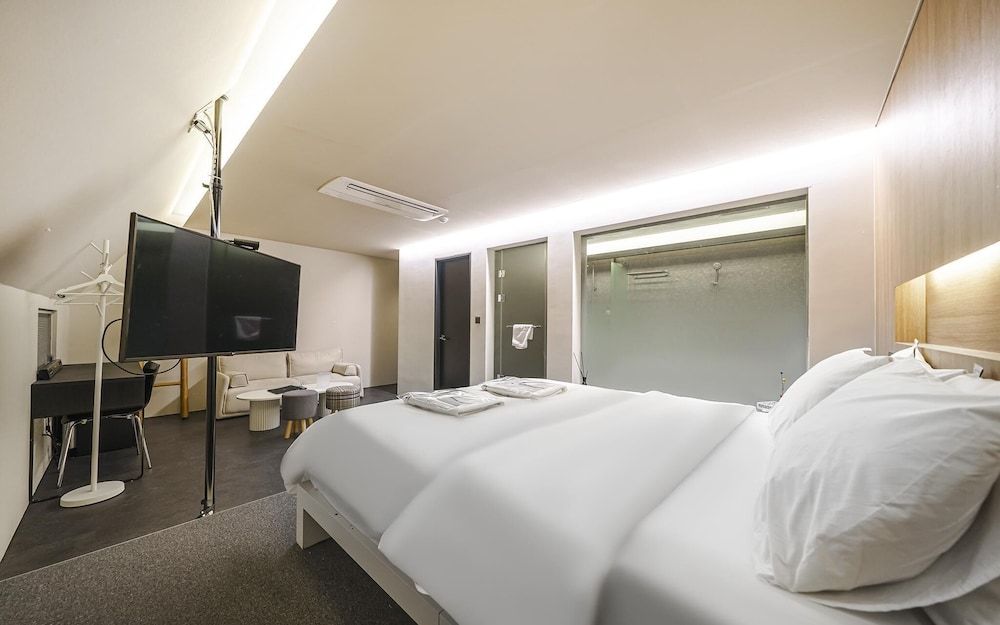 undefined Cheonho Hotel H 9