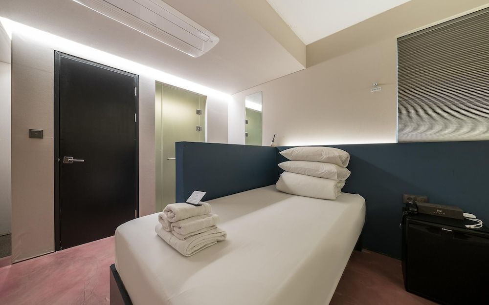 Cheonho Hotel H Room (Standard Twin (walking only Netflix a) 5