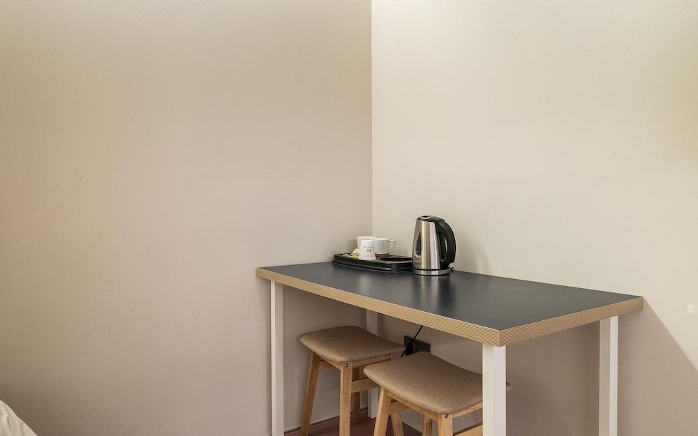 Cheonho Hotel H Room (Standard Twin (walking only Netflix a) 6